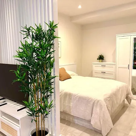 Almogavares Rosas Apartment