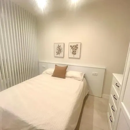 Almogavares Rosas 아파트 *